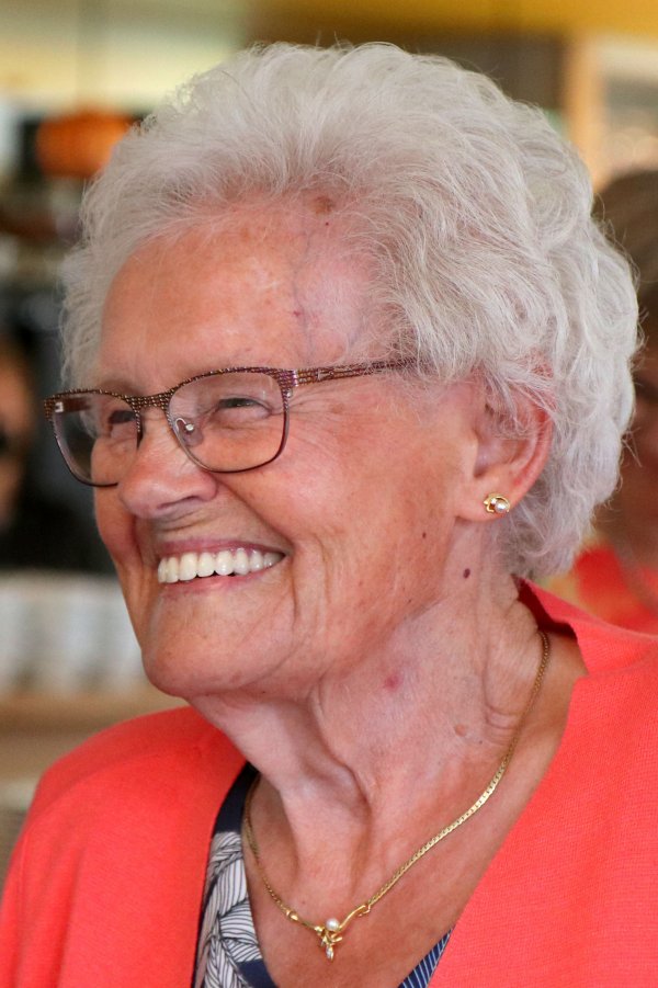 Louisa Van Looveren