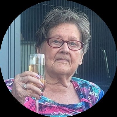 Jeannine Van der Wilt